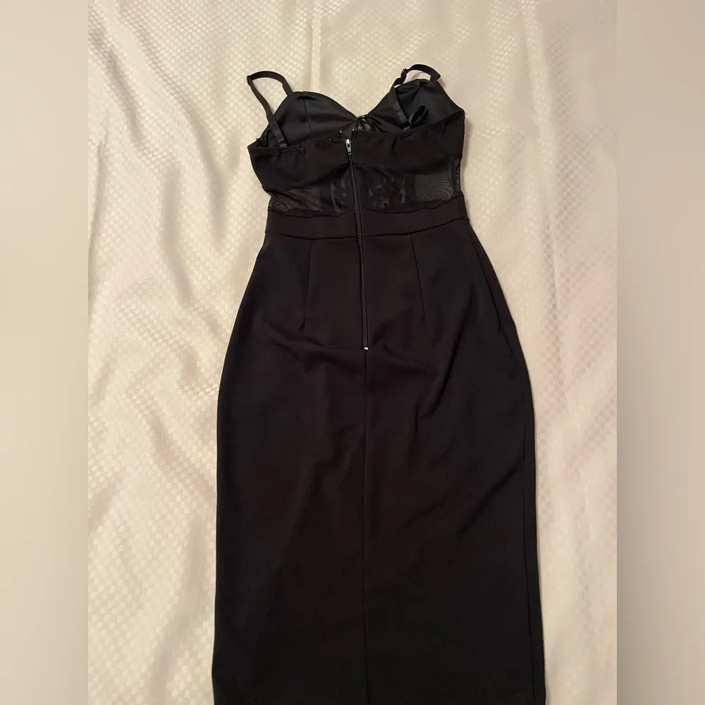 Charlotte Russe vtg strappy little black dress with mesh inset & front slit. XS - Image 4