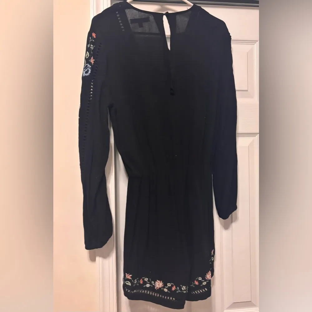 Kendall & Kylie Romper Small Black Pink Blue Floral Embroidered Lace Up Short - Image 5