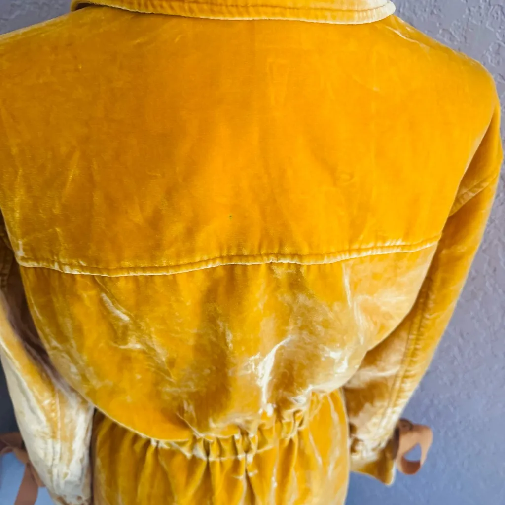Cinq à Sept Mathieu Velvet Utility Jacket in Sunflower,‎ Size Medium, EXCELLENT Gold - Image 6