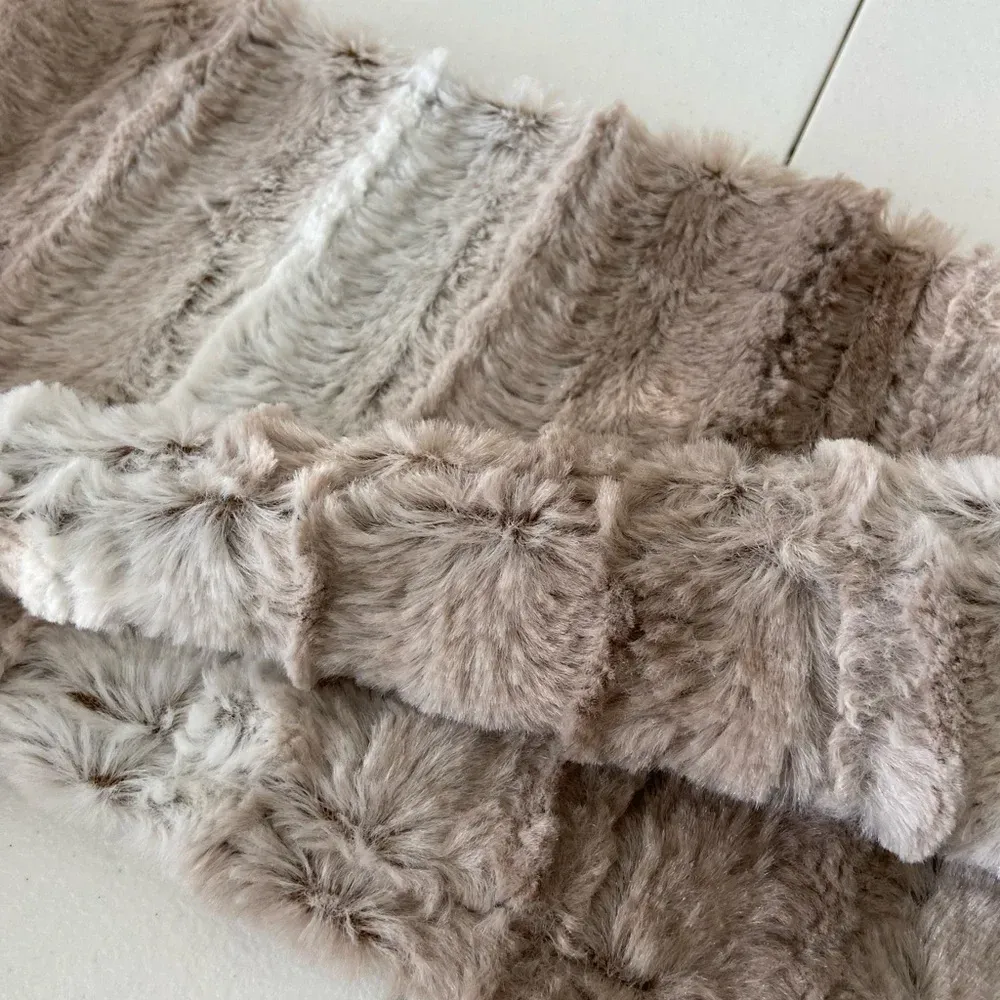 NWOT‎ | Fashion by Mirabeau women’s ombré neutral colored plush infinity scarf Tan - Image 7