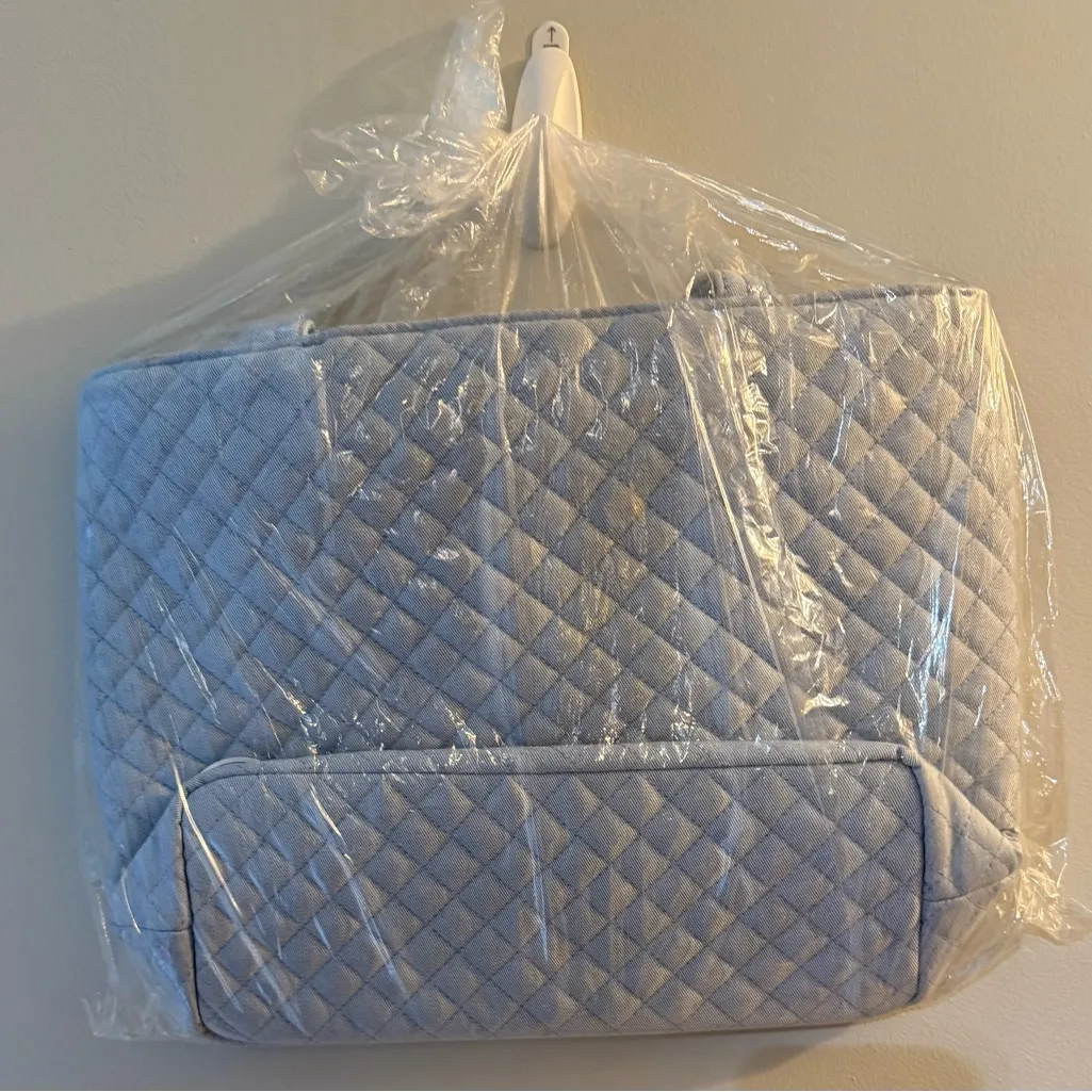 Vera Bradley x Toy Story Small Vera
Tote Bag - Image 4