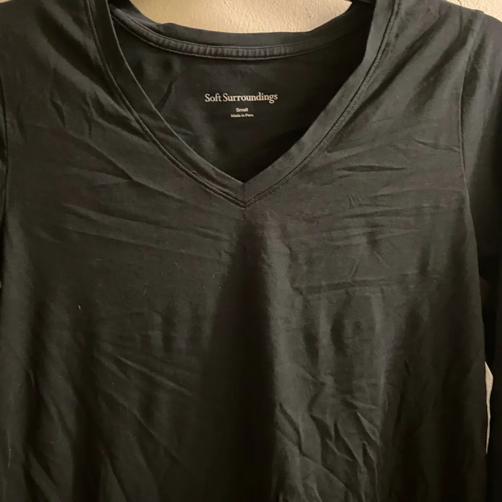 Soft Surroundings Womens Black Classic V Neck Tee T Shirt S Small Long Sleeve - Image 4