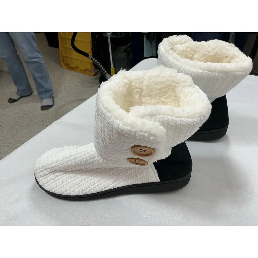 Womans Oncai Winter Slipper Boots Size 7/8 White Indoor Outdoor Knit NWT - Image 3