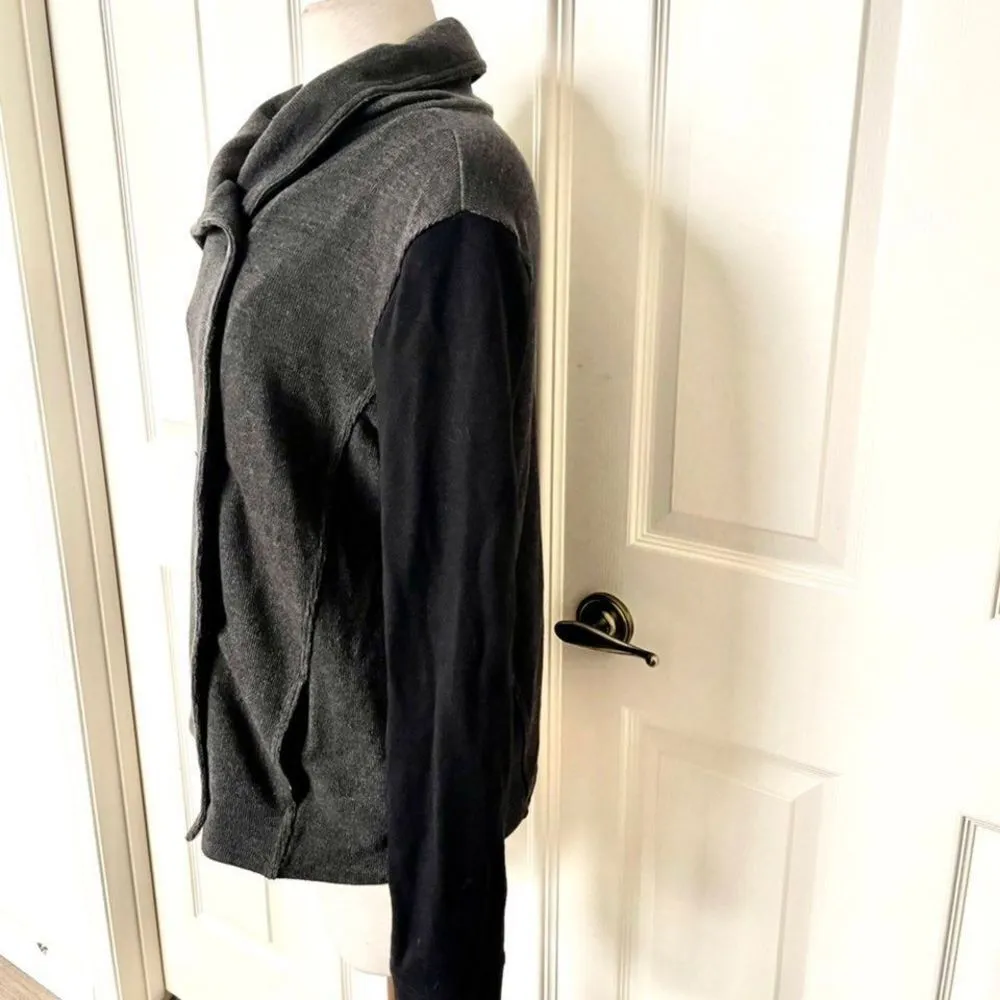 Caslon black and grey button front Sweater - Image 5