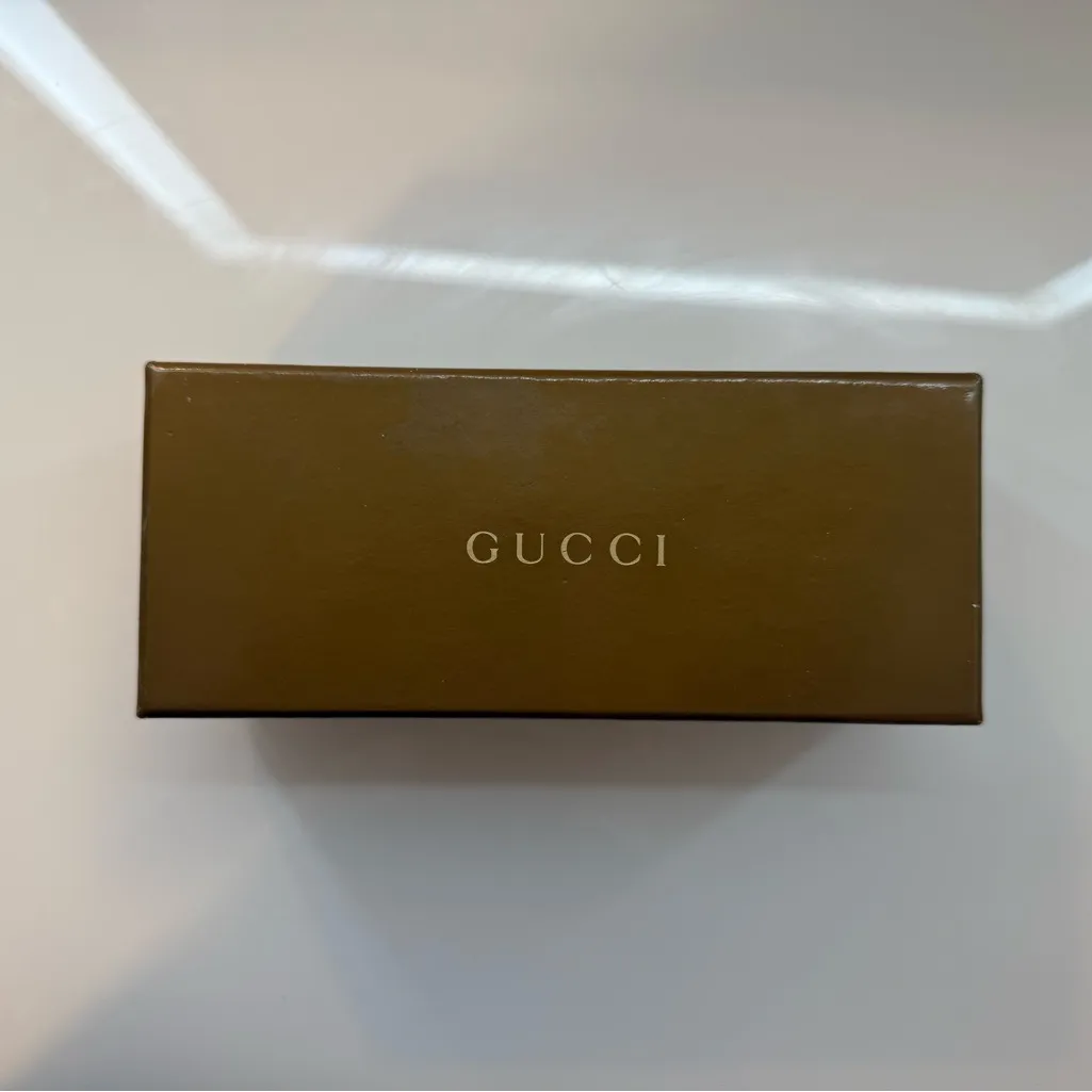 Gucci Dark Brown Sunglasses with Gold Logo - Image 4