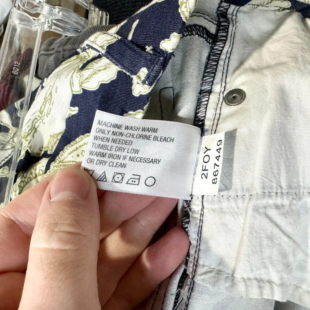 ORVIS Pants Women Size 14 Low Rise Skinny Floral Navy Blue Button Front Zip Up - Image 9