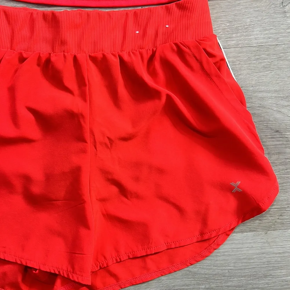 Xersion • Everair two piece workout set with stripe side panel - Image 3