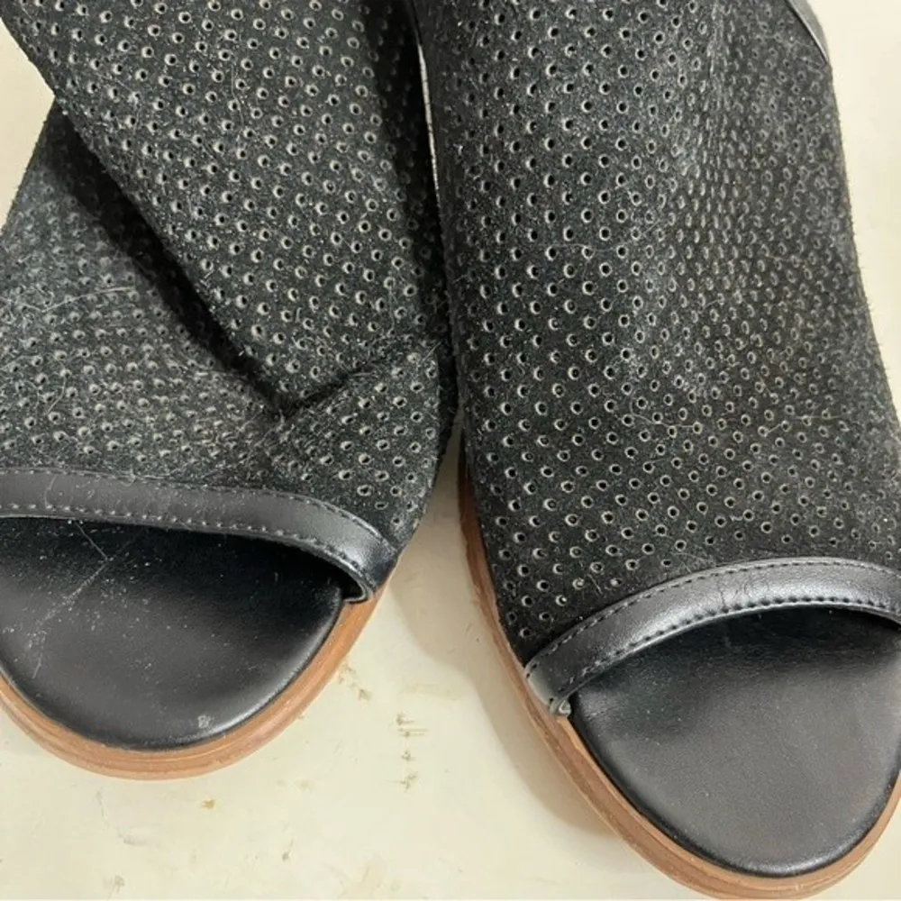 MARC FISHER Black Perforated Suede Stacked Block Heels Peep Toe Size 9.5 - Image 5