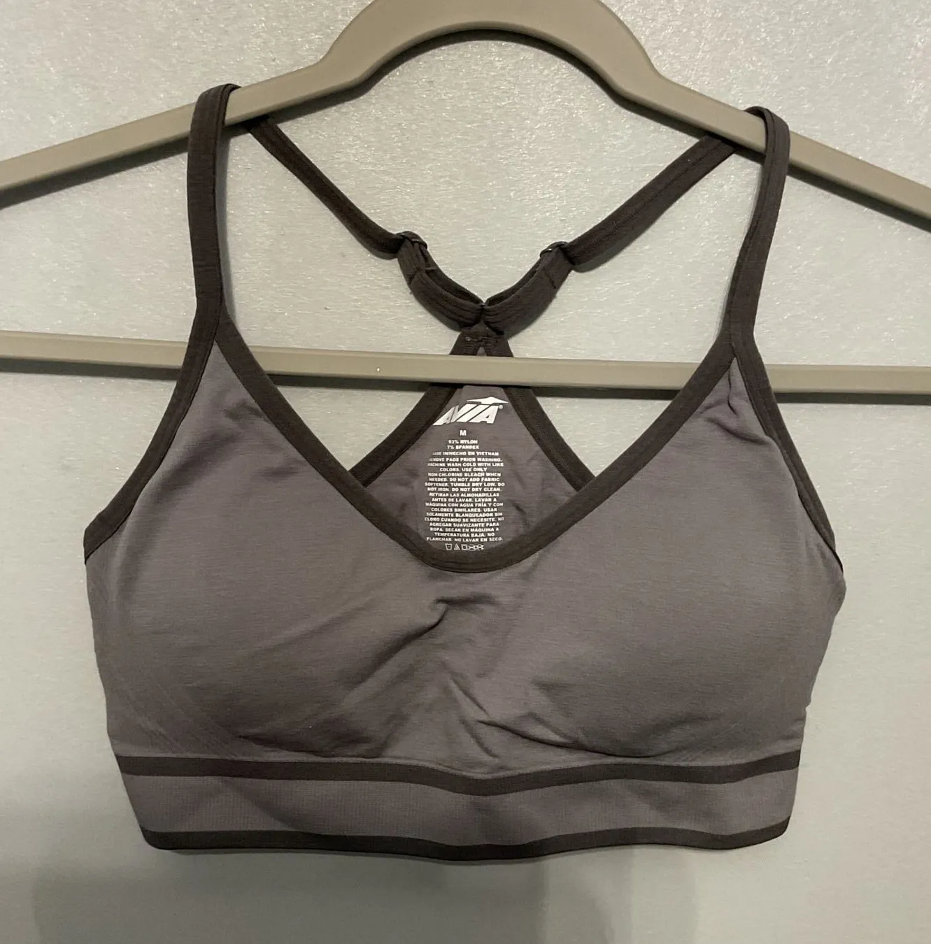 Avia Women's Sports Bra Gray Size Medium Seamless Racerback Athletic - Image 1