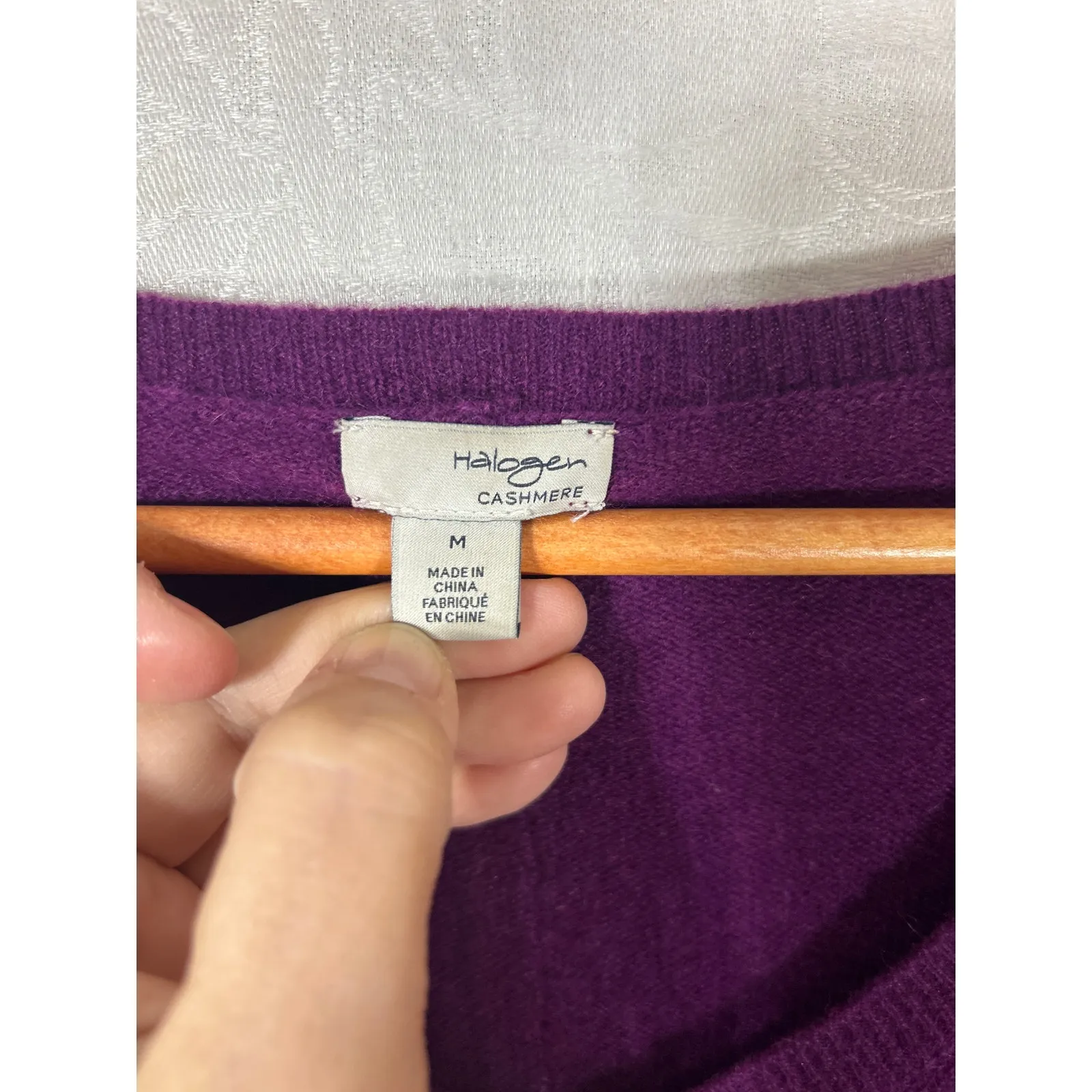 Halogen 100% Cashmere Sweater Medium Purple V Neck Classic - Image 6