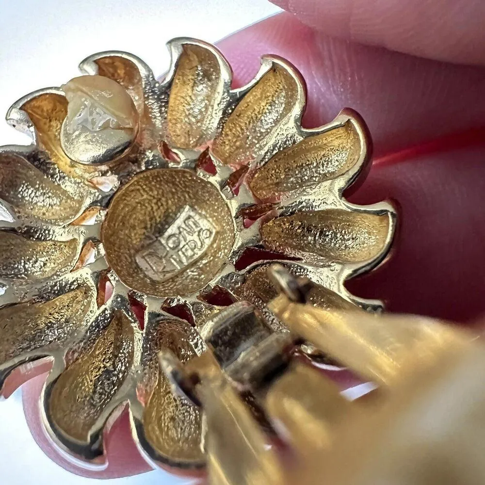 Signed Joan Rivers Metal Sunflower Flower Clip On Earrings Gold Tone - Image 14