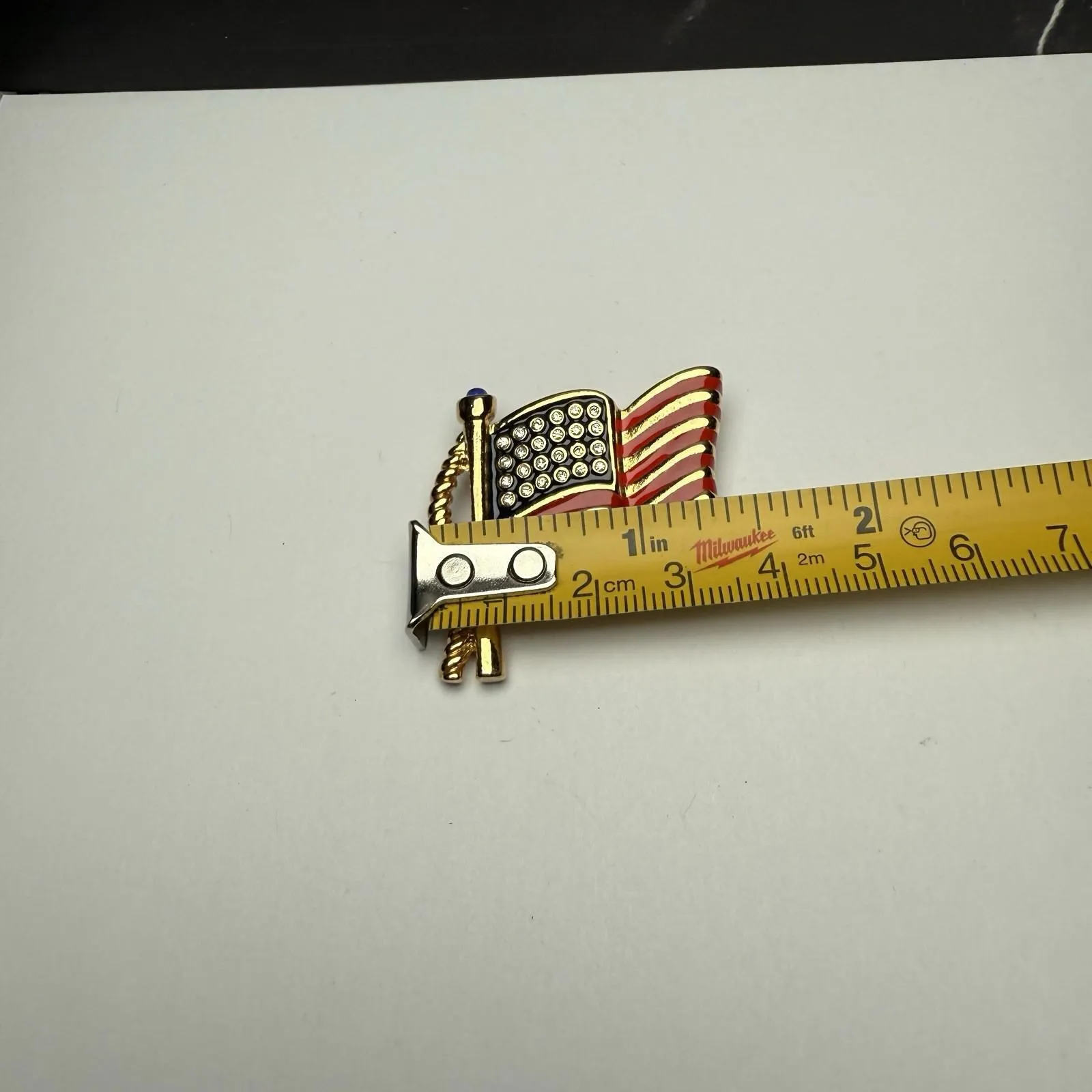 Franklin Mint American Flag Rhinestone & Enamel Brooch Pin Gold Tone FM USA - Image 2