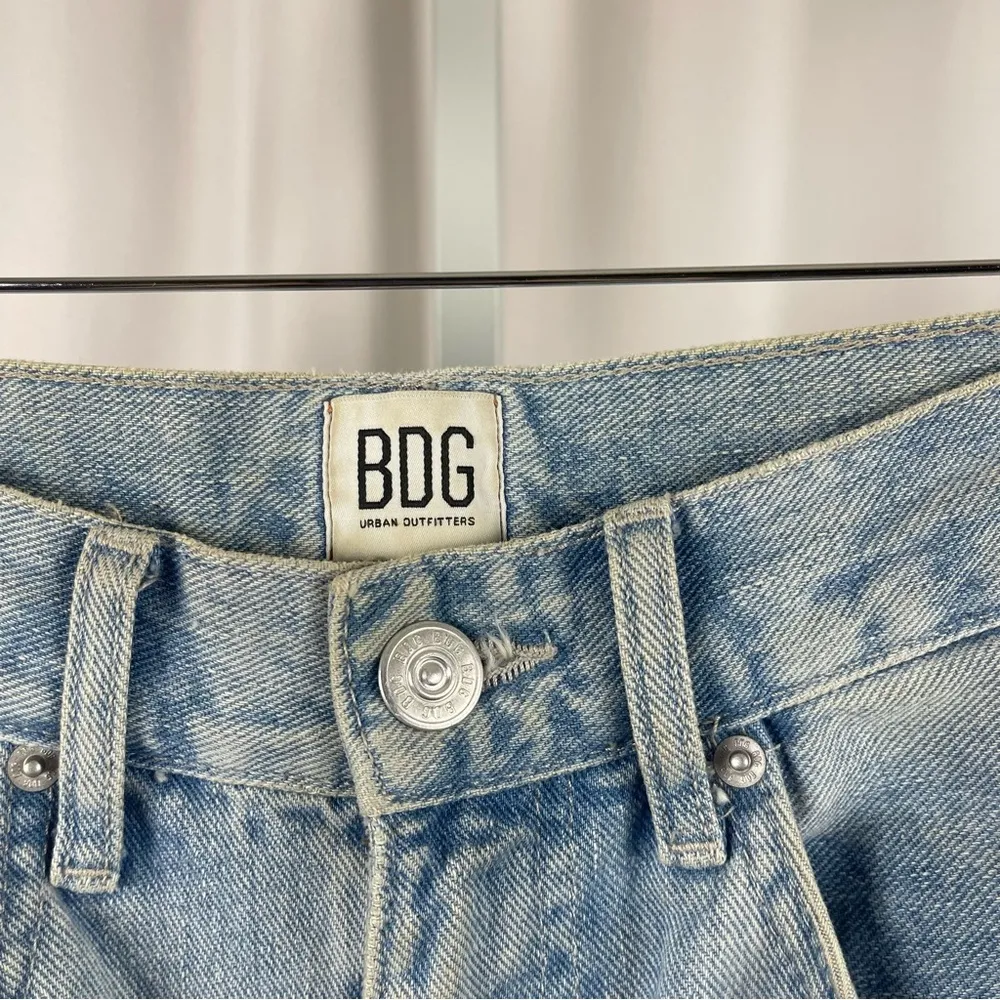 BDG Baggy Boyfriend Size 25 High Rise Distressed Jeans Light Wash Retro 60’s 70s - Image 5