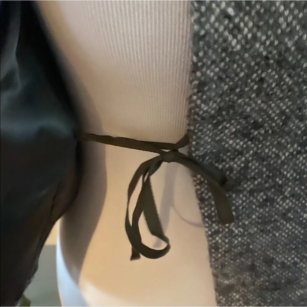 Banana Republic Grey Cropped Wrap 3/4 Sleeve Jacket - Image 3