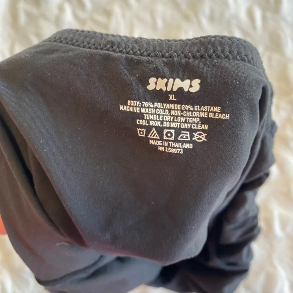 SKIMS fits everybody body suit strapless - Image 3