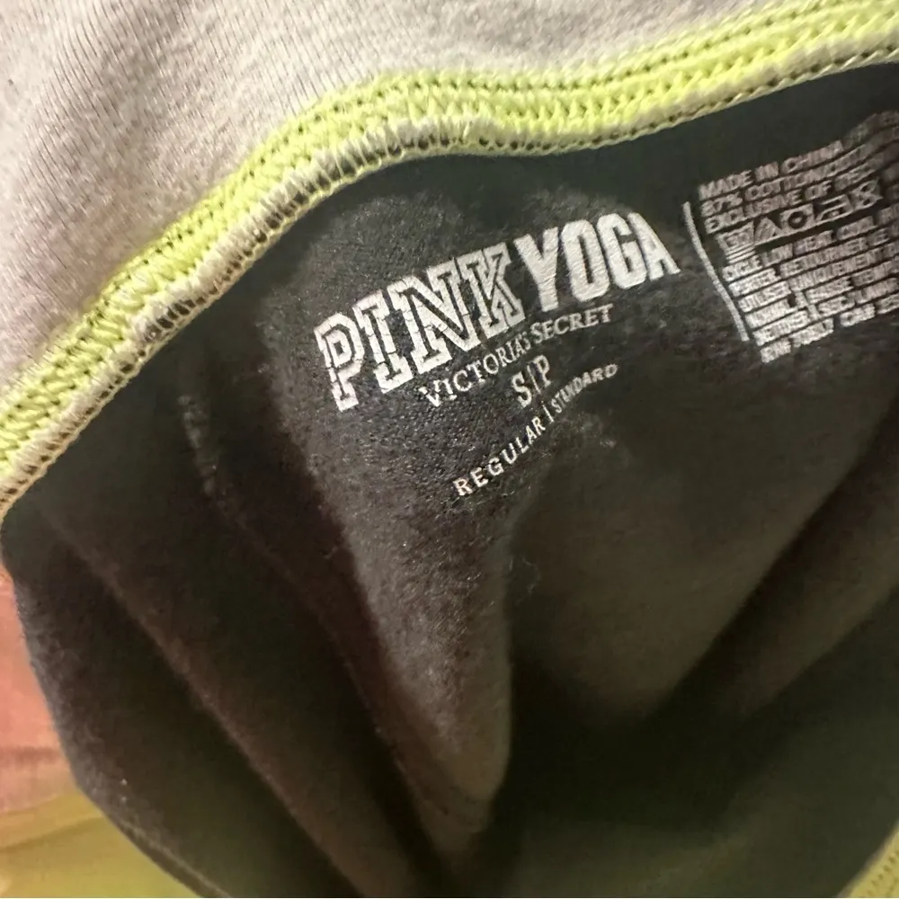 Y2K Vintage Victoria’s Secret Foldover Capri leggings - Image 4