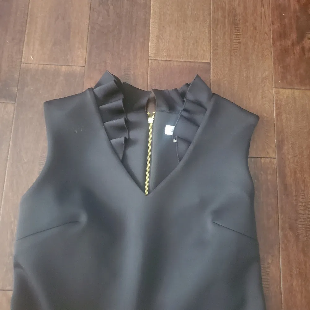 Calvin Klein Black Stretch Ruffled Zippered Unlined Darted Scuba Slevles… - Image 4