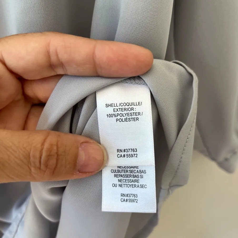 Laundry by Shelli‎ Segal Gray Shirt V Neck Blouse Top Lightweight Size M - Image 9