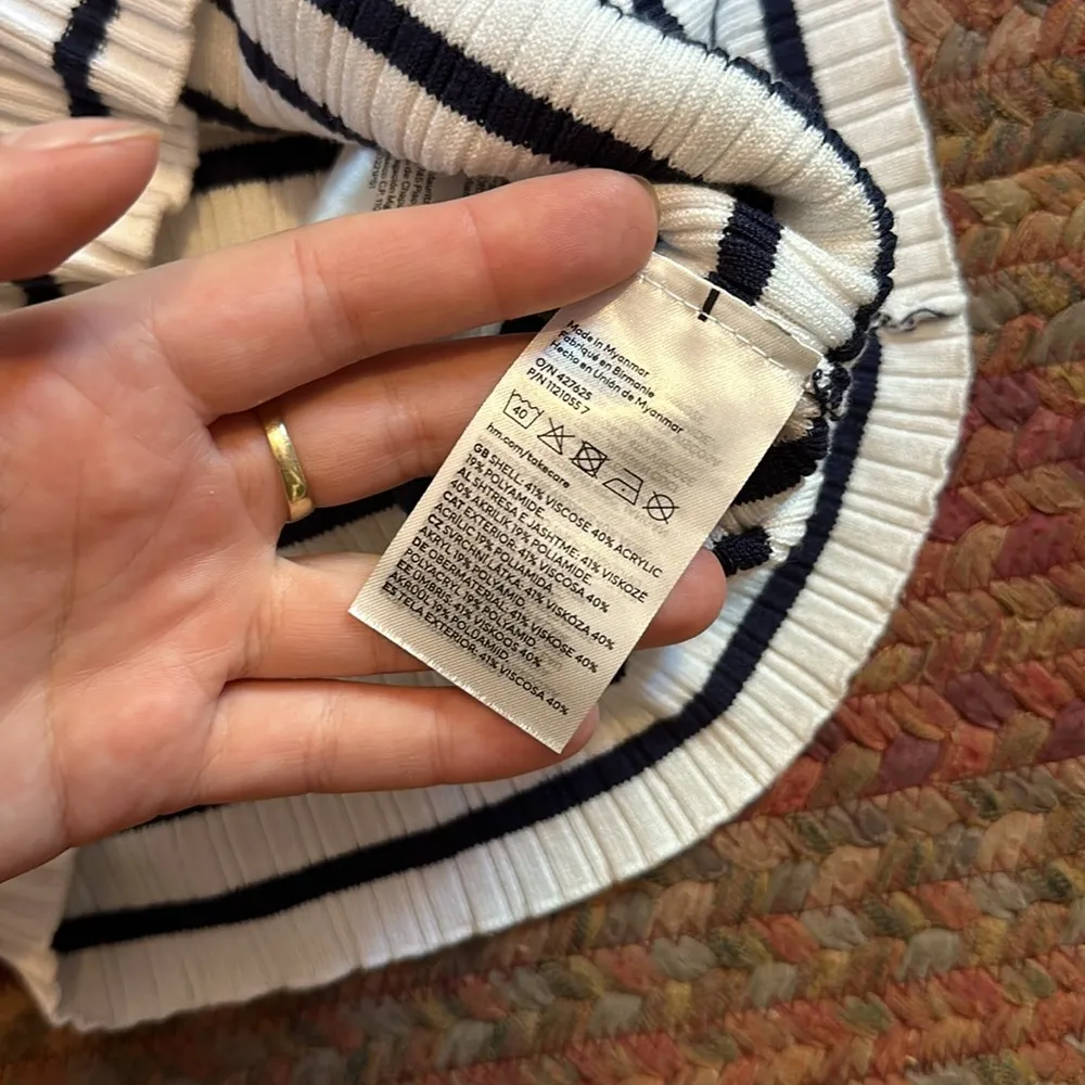 DIVIDED H&M BLUE & WHITE NAUTICAL STRIPE RIBBED KNIT CROP POLO - Image 3