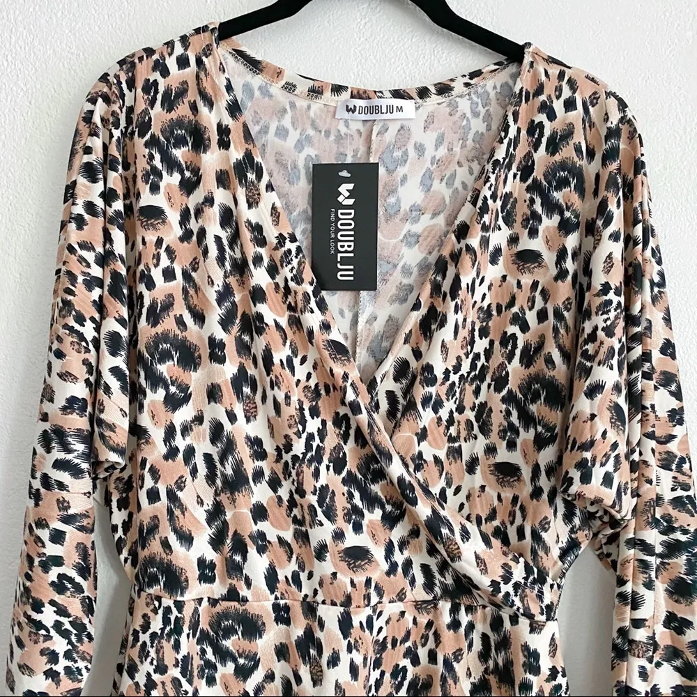 Doublju Leopard Surplice Peplum Long Sleeve Top Size Medium - Image 5