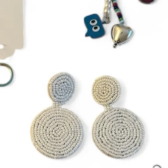 Fashion jewelry lot with poshmark keychain charms - Image 5