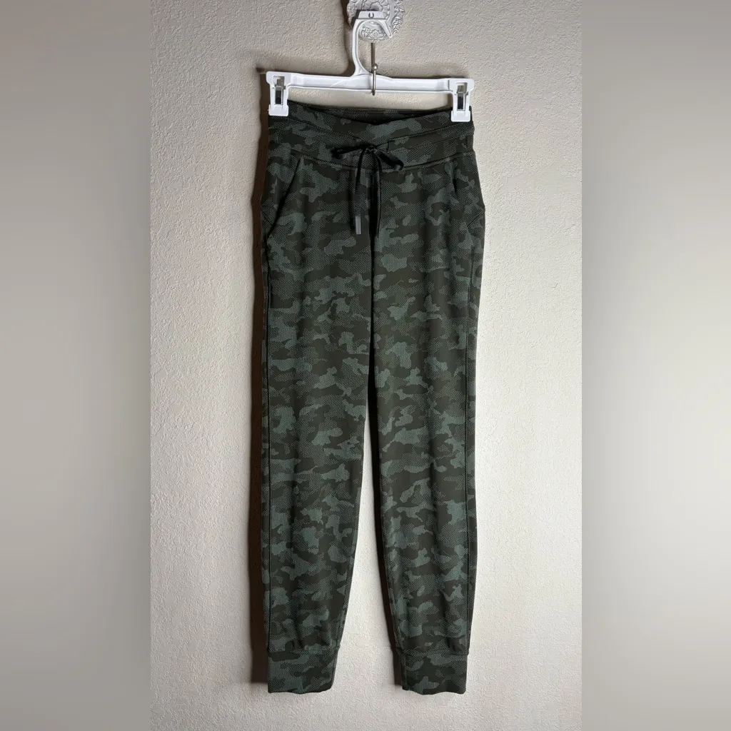 Lululemon Ready to Rulu Jogger 28” Heritage Camo Dark Olive Green Twill size 2 - Image 2