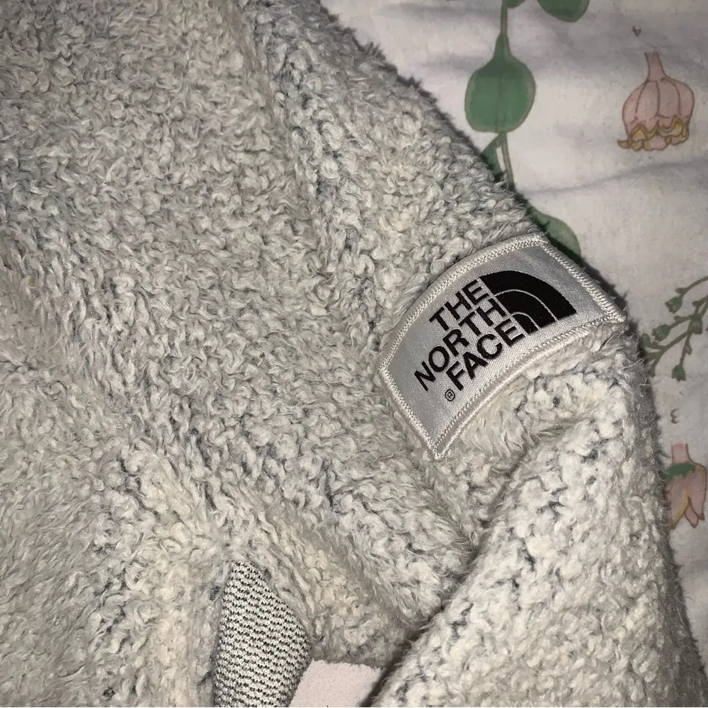 The North Face  Sherpa Jacket - Image 2