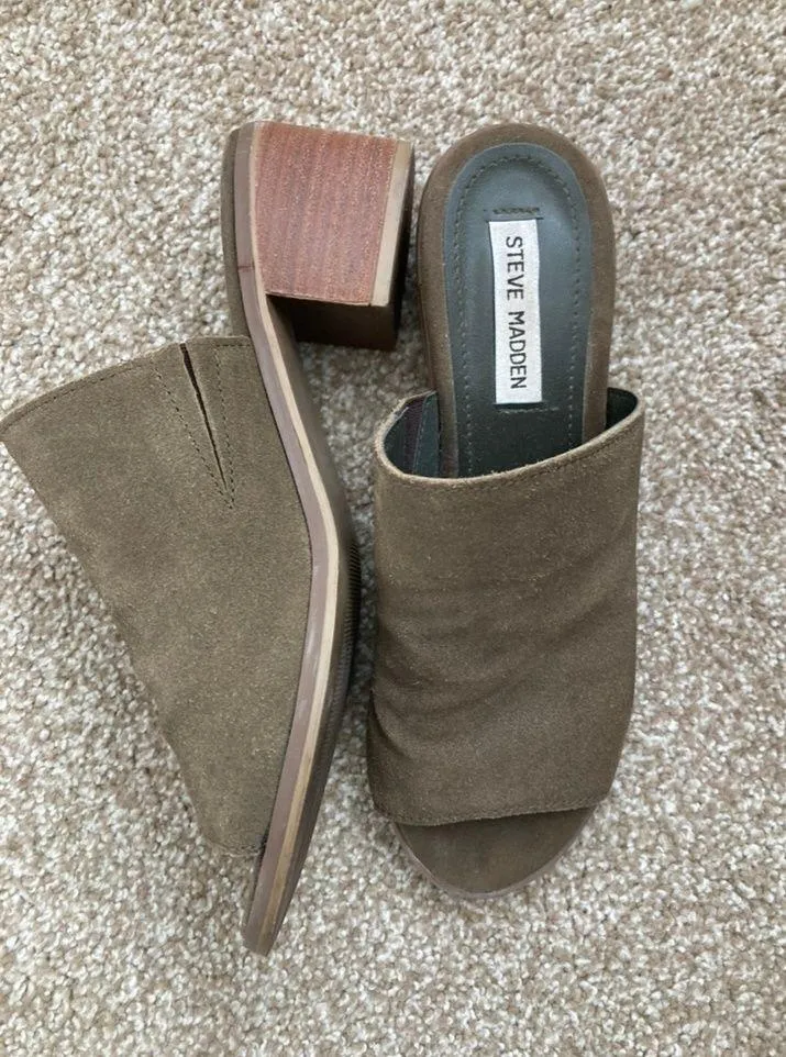Open Toe Steve Madden Chunky Suede Heel - Image 2