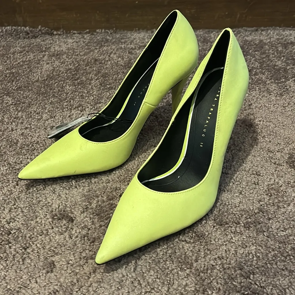 Zara Trafaluc Neon Yellow Faux Leather Stilletto Pump Heels NWT - Image 2