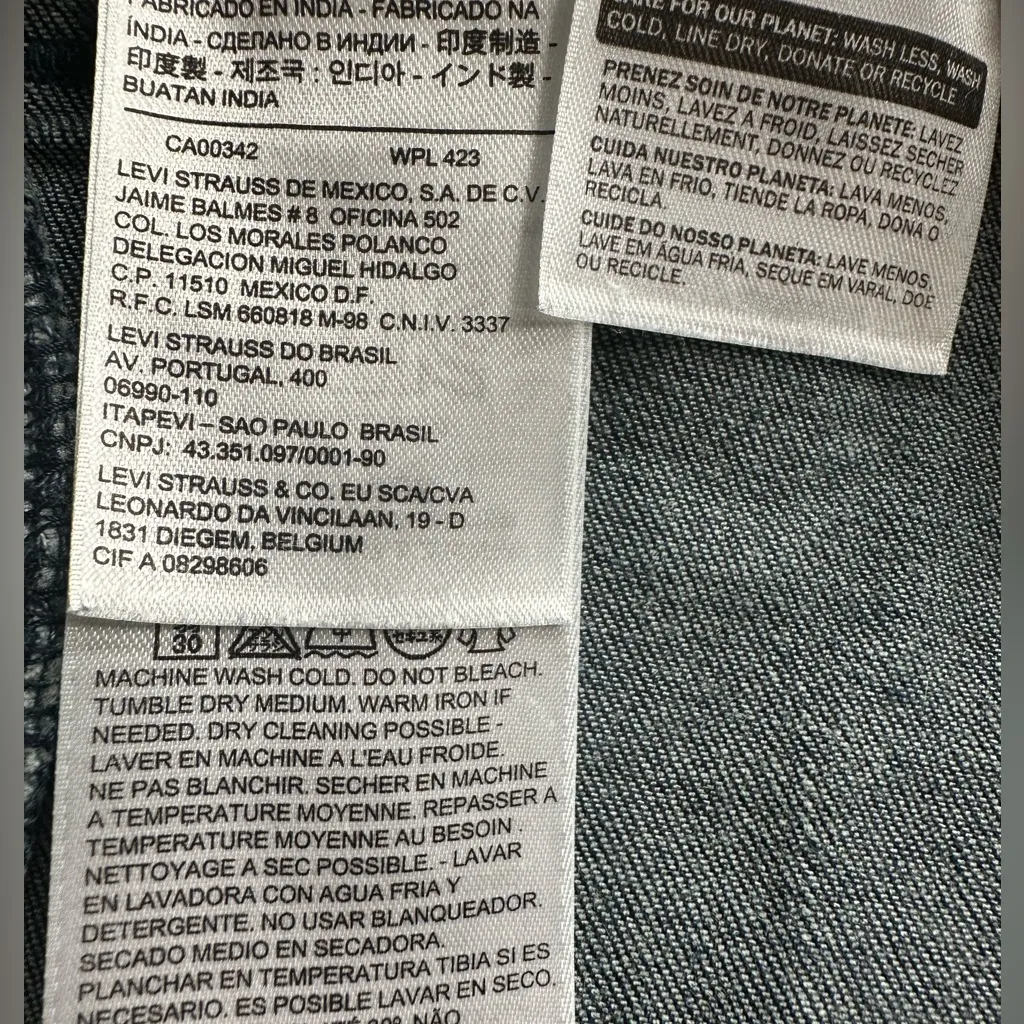 Levi Strauss & Co. Gold Label Women's Original‎ Trucker Jacket Dark Wash Size M - Image 10