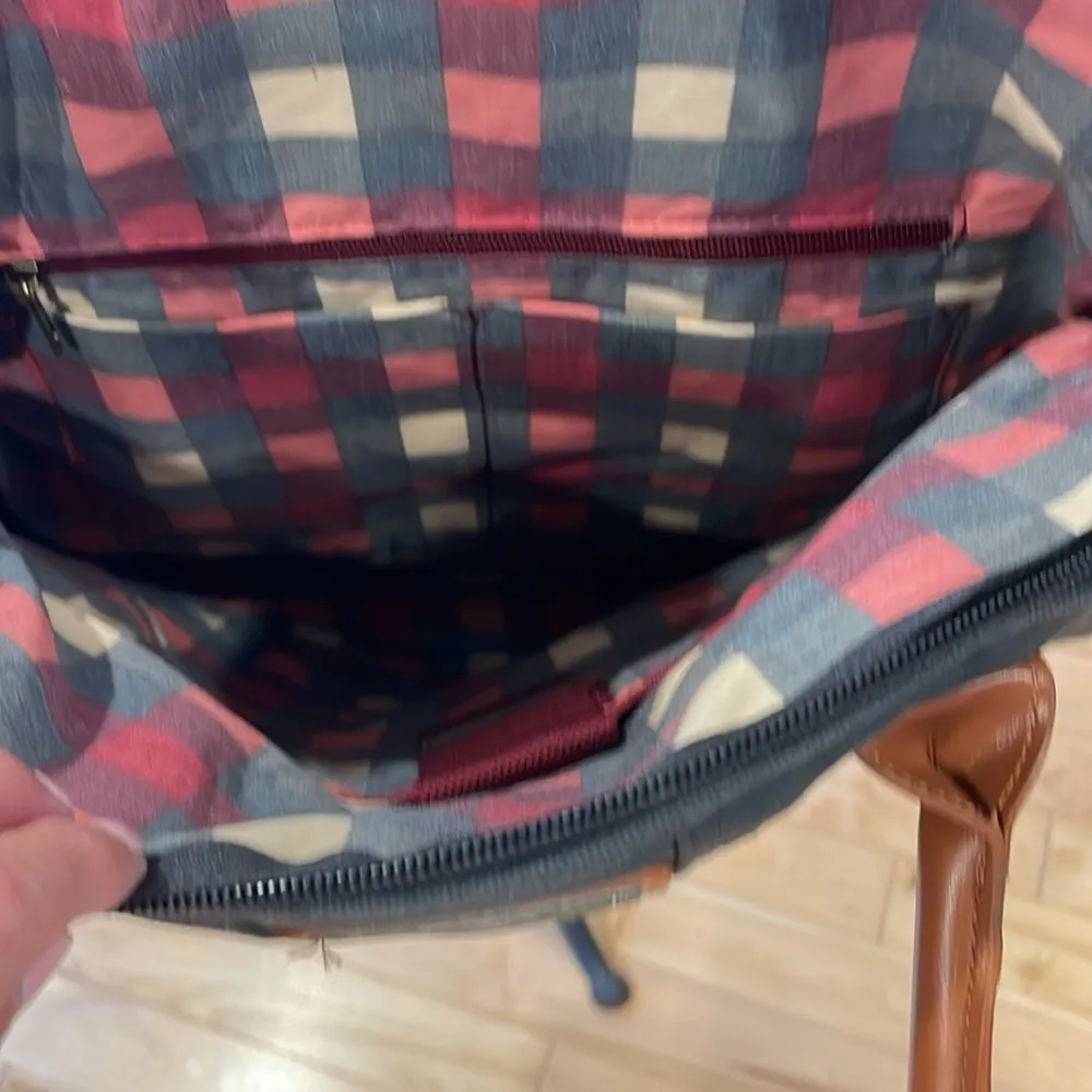 Bass Tamarack grey fold over canvas adjustable crossbody overnight/computer bag Gray - Image 5