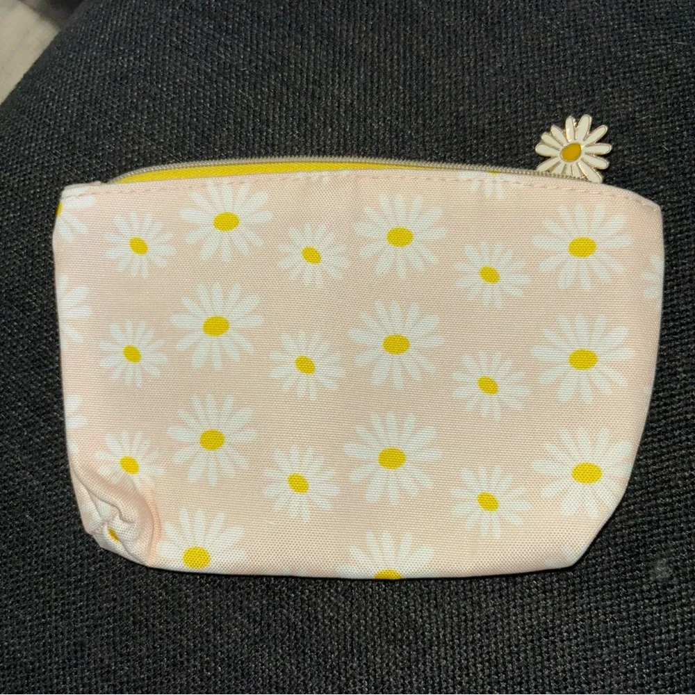 Daisy Ipsy bag BOGO - Image 2