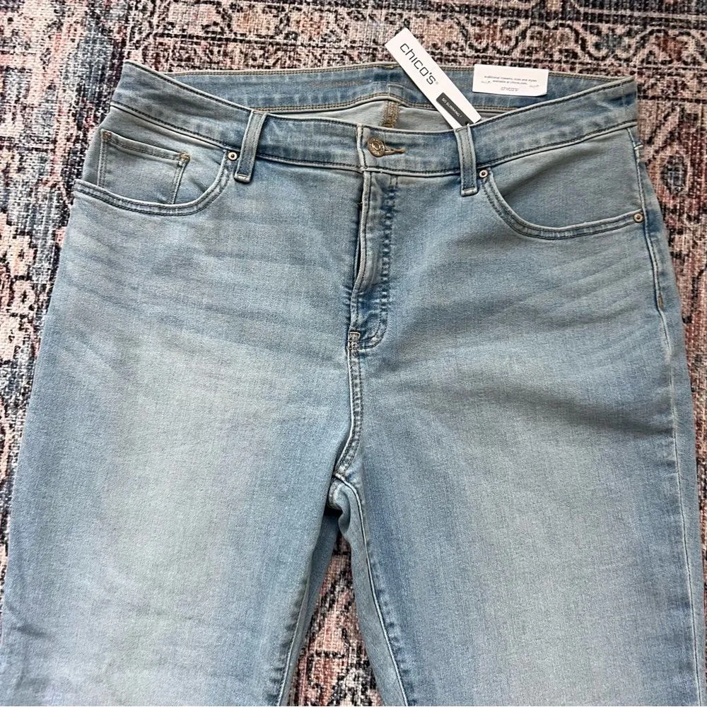 Chico’s NWT So Slimming Girlfriend Cropped Jeans in Cerulean Indigo Size 2.5 14 - Image 4
