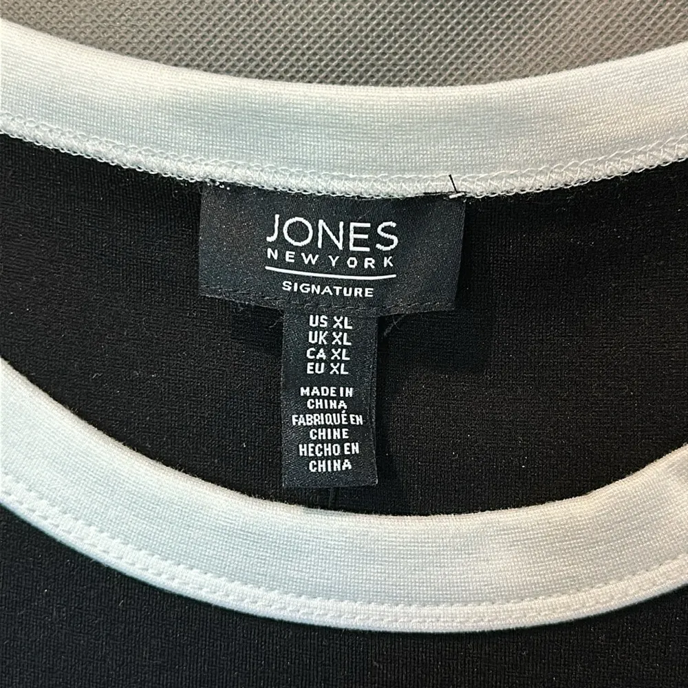 NWT Jones New York sleeveless Top - Image 3