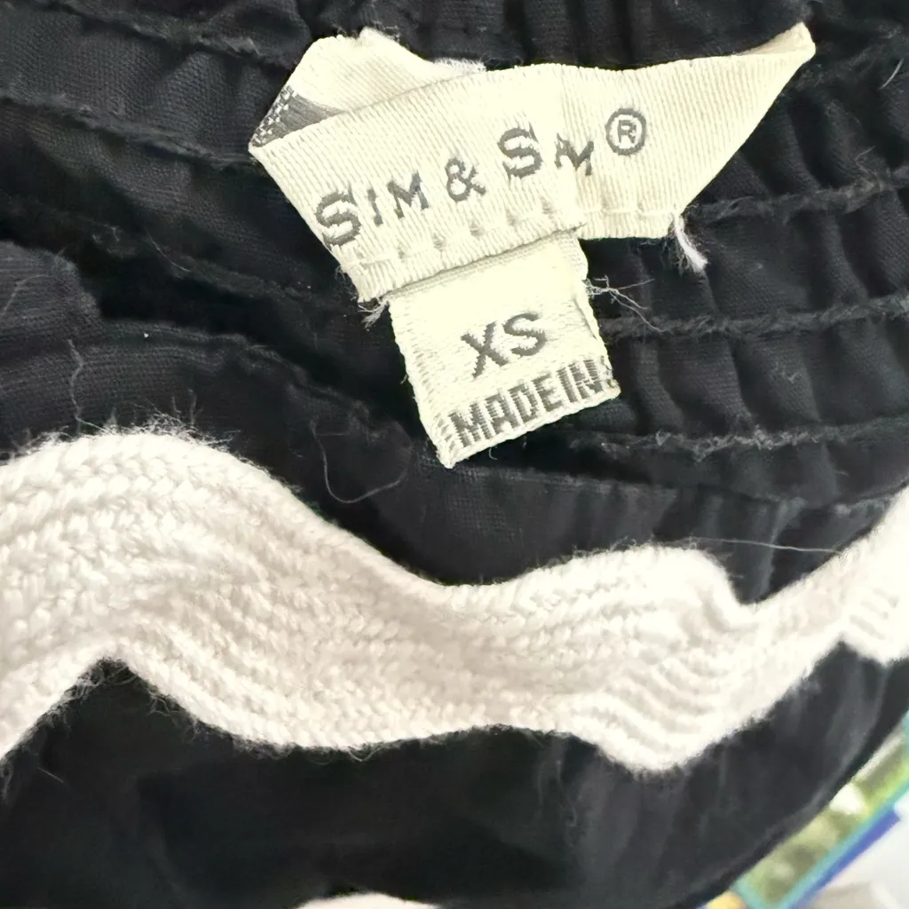 Elegant Black and White Maxi Dress - Image 4