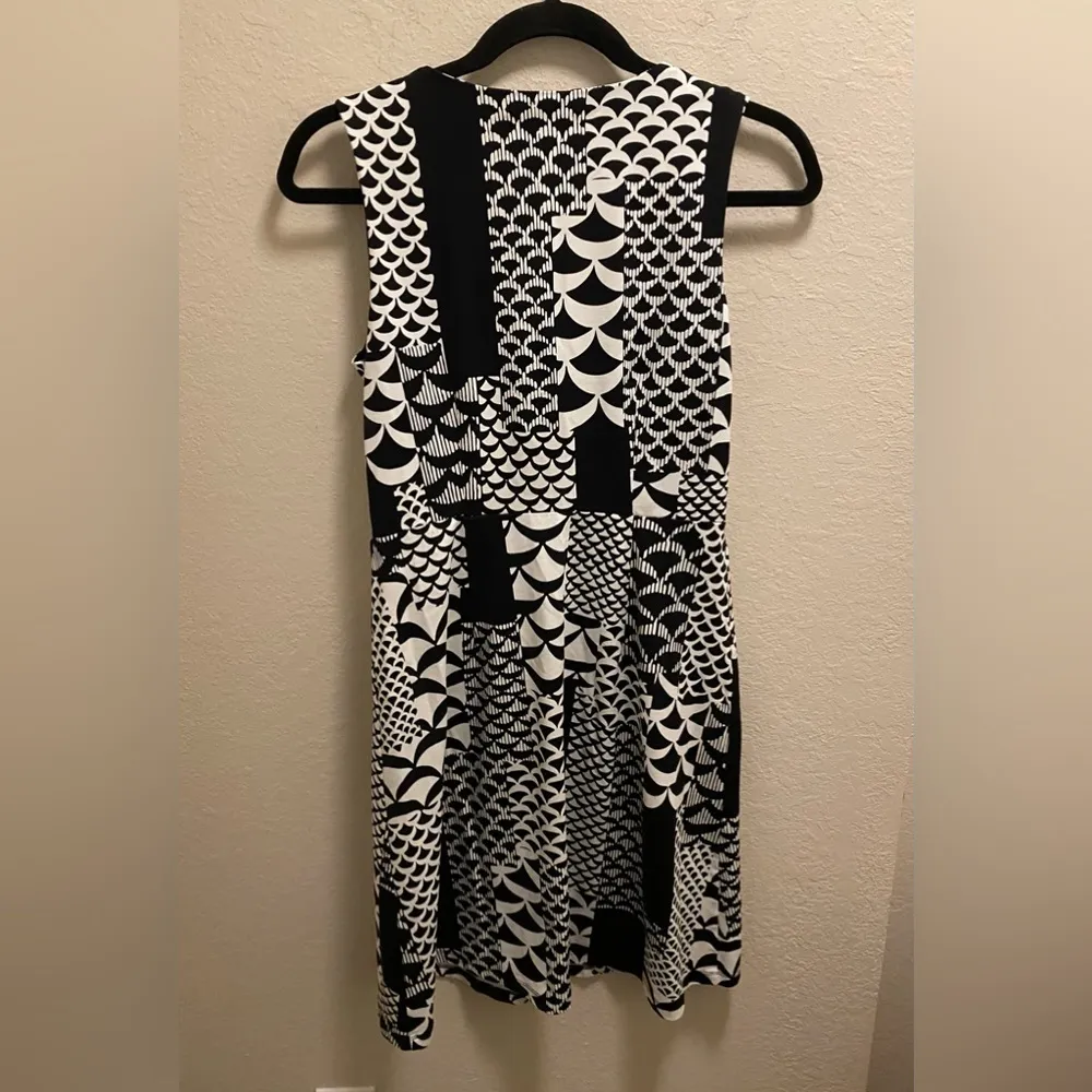 J. McLaughlin print dress catalina cloth sleeveless split v-neck size small - Image 6