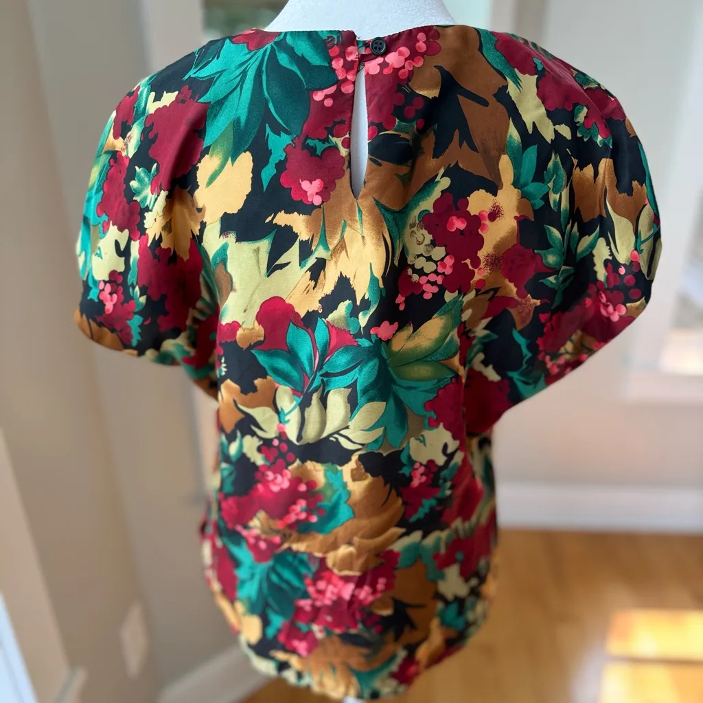 Vintage JH Collectibles Petite Colorful Silk Short Sleeve Shell Blouse Top Sz 8 Red - Image 7