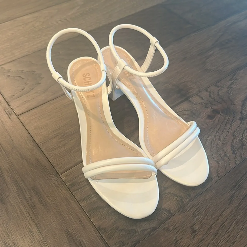 Schutz Gimemez Mid Heel Elastic Strap Sandal Sz 7.5 - Image 2