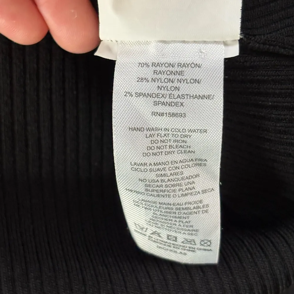 NICHOLAS black rib knit v neck gold chain detail cropped long sleeve top Medium - Image 10