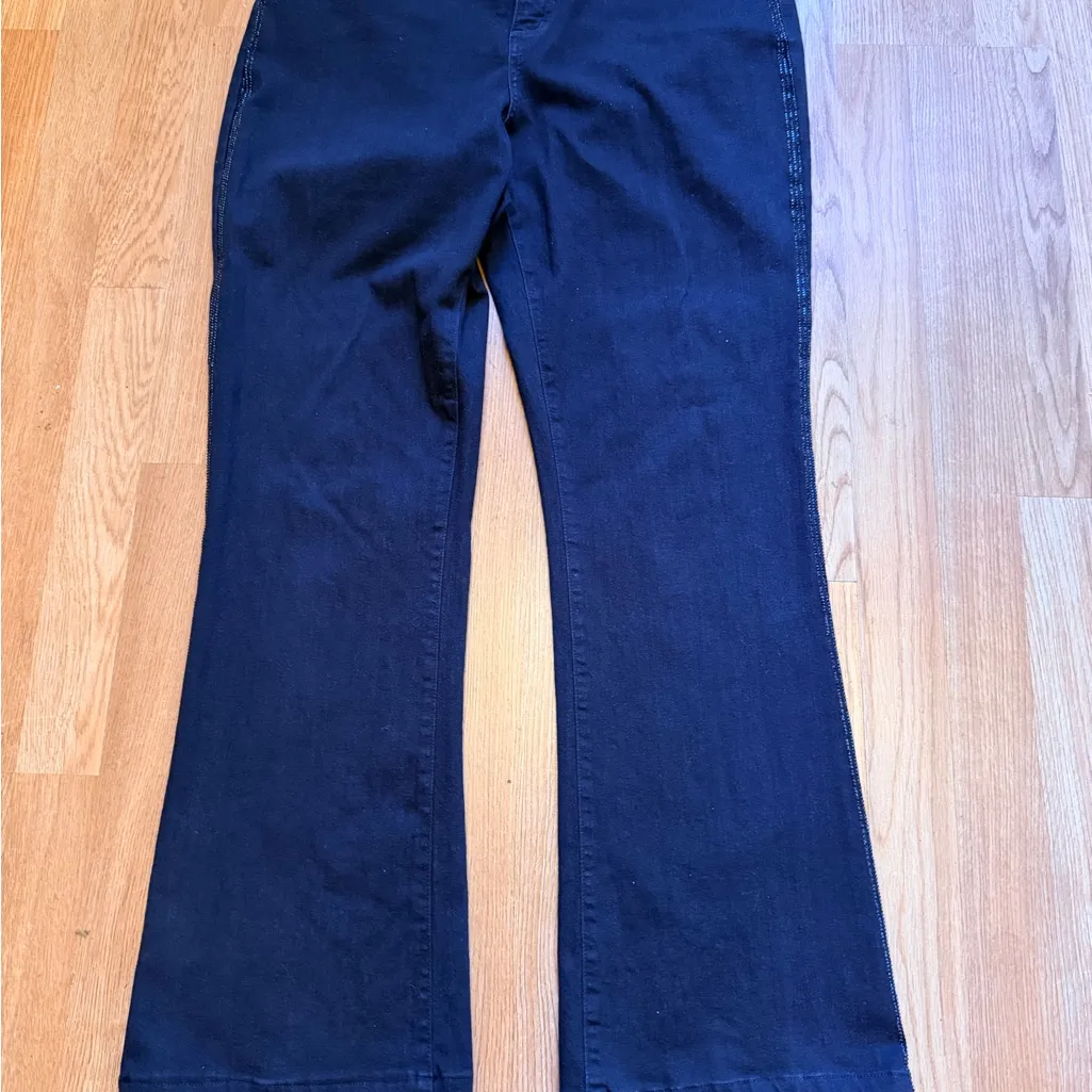 Elegant Black Flare Women's Jeans Size 14 - Image 2