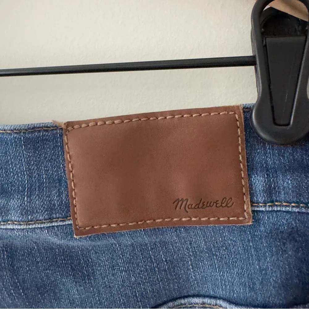 Madewell 10” High-Rise Skinny Jeans Button Fly Distressed denim casual dark Wash - Image 9