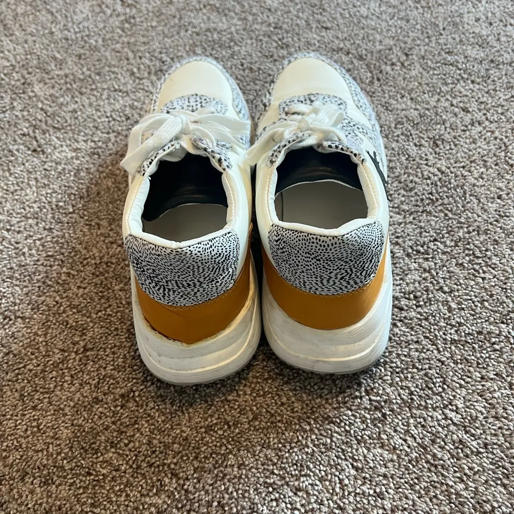 Vici White and Black Sneakers with Canvas Upper - Image 3