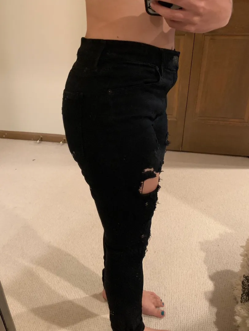 AGOLDE Black Ripped Jeans - Image 3