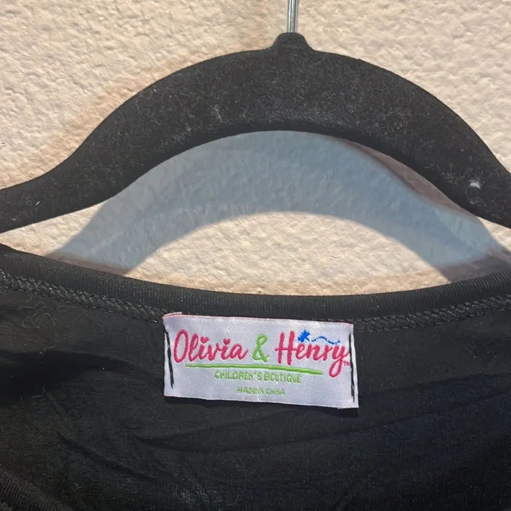 NWOT Olivia and Henry Boutique Brand Medium Stretchy Baseball Shirt Black - Image 2