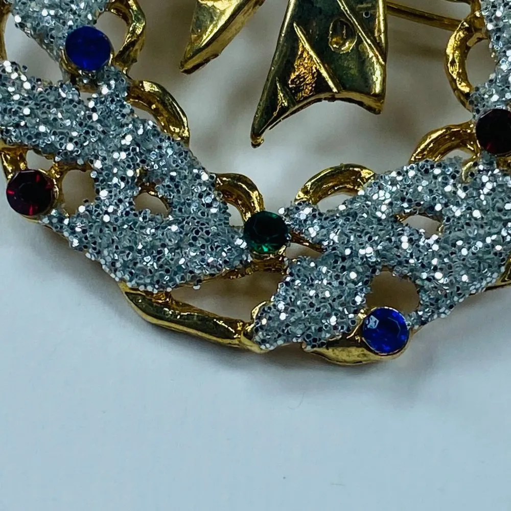 Christmas Holiday Wreath Jewelry Pin Brooch Rhinestones Gold Tone Bow Glitter - Image 5