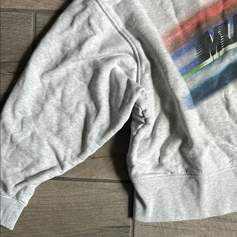 Gray Retro Graphic Sweatshirt with Ribbed Cuffs - Image 3