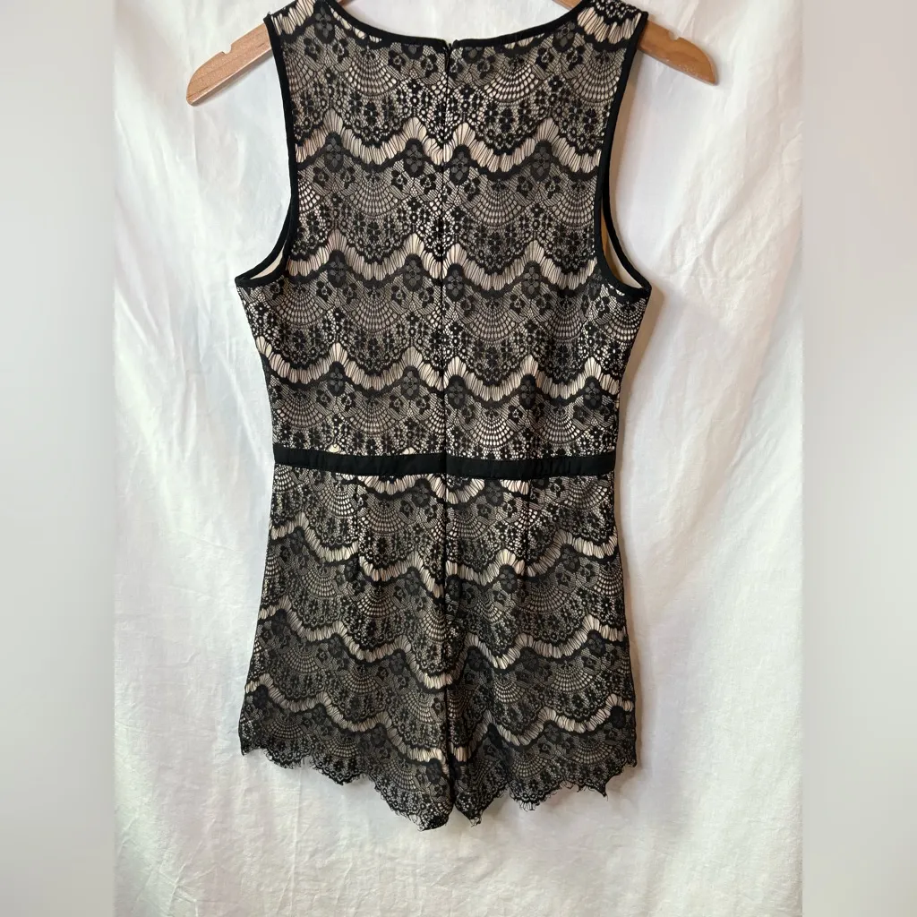 Papaya Elegant Black Lace and Cream Romper Size Medium - Image 3