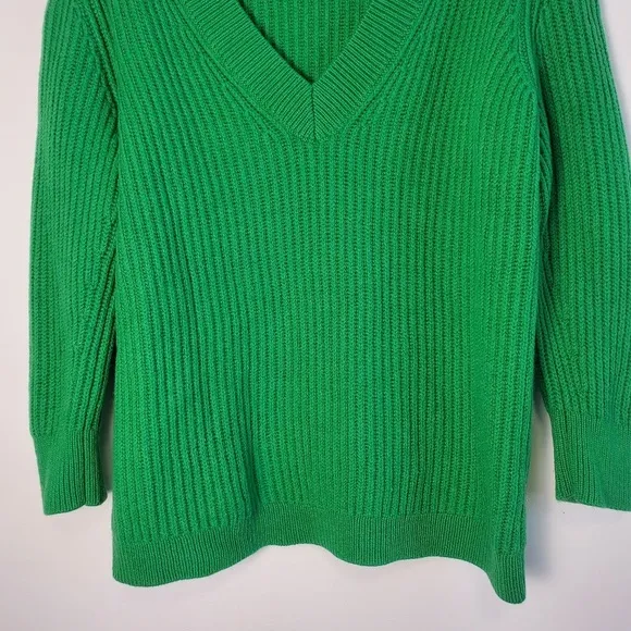 Aritzia Babaton Roger V Neck Merino Wool Sweater Green - Image 7