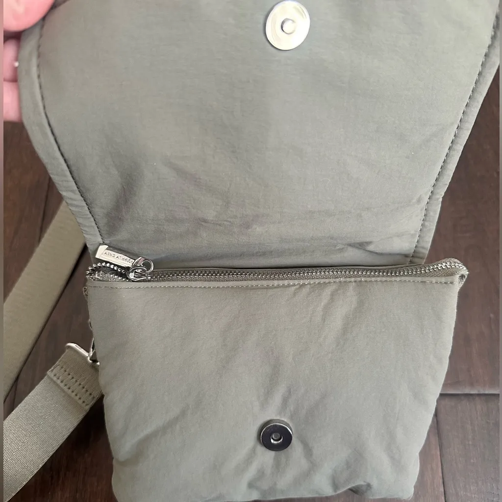 Olive Green Crossbody Bag with 2 interchangeable adjustable straps - Image 4