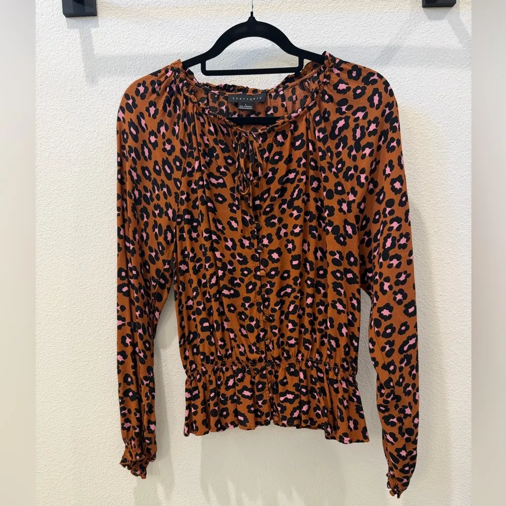 Sanctuary Leopard Print Peasant Blouse with Keyhole opening size large - Image 6